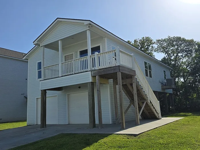 4 bed, 2.0 bath, 1432 sqft, $1,601 — Photo 2