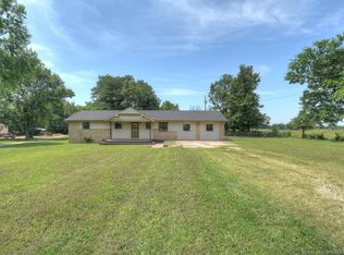 821 Sasha Ln, Tahlequah, OK 74464