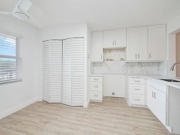 5th image of 14701 Cumberland Dr #3080
