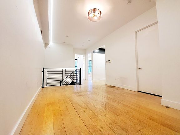 3rd image of 1317 Bedford Ave #1R