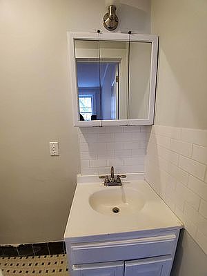 4th image of 1485 E 34th St #2A