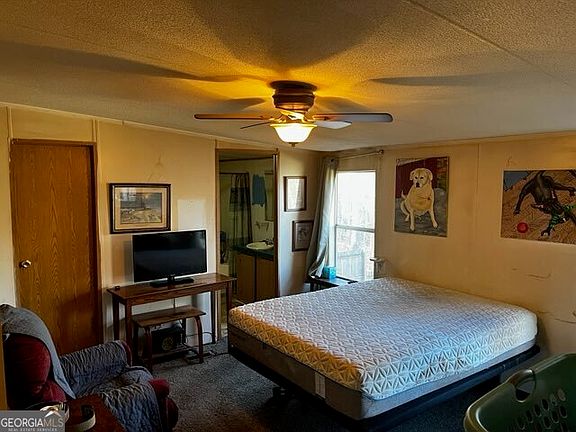 4th image of 6736 Victoria Ln