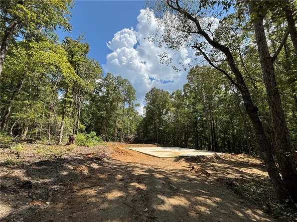 86 W Ridge Dr, Dadeville, AL 36853