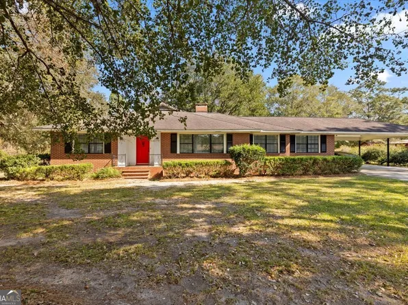 722 W Barnard St, Glennville, GA 30427