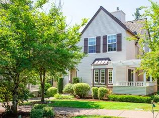 2302 NW Edgewood Pl, Portland, OR 97229