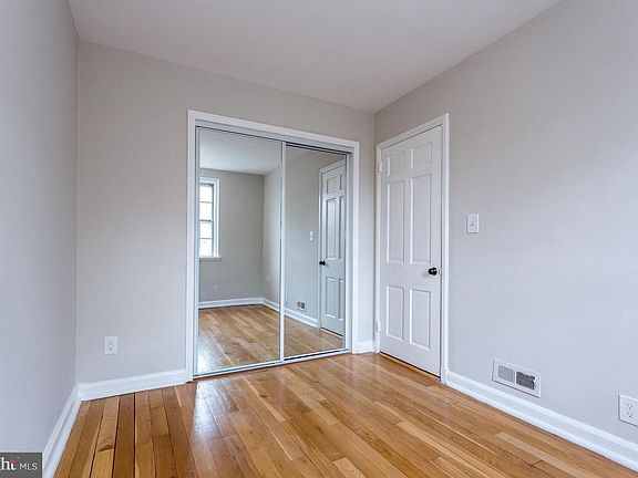 3rd image of 3578 S Stafford St