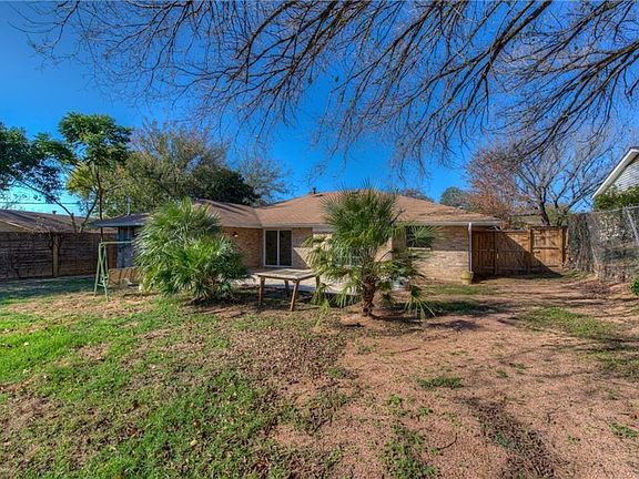 2nd image of 4705 Oldfort Hill Dr