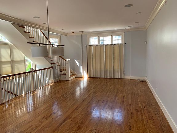 5th image of 1819 Capers Ave