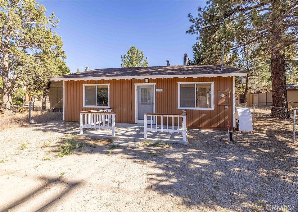 1st image of 2136 5th Ln