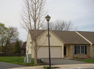 27 Pebble Creek Dr, Lititz, PA 17543