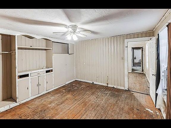 4th image of 1701 Carter St