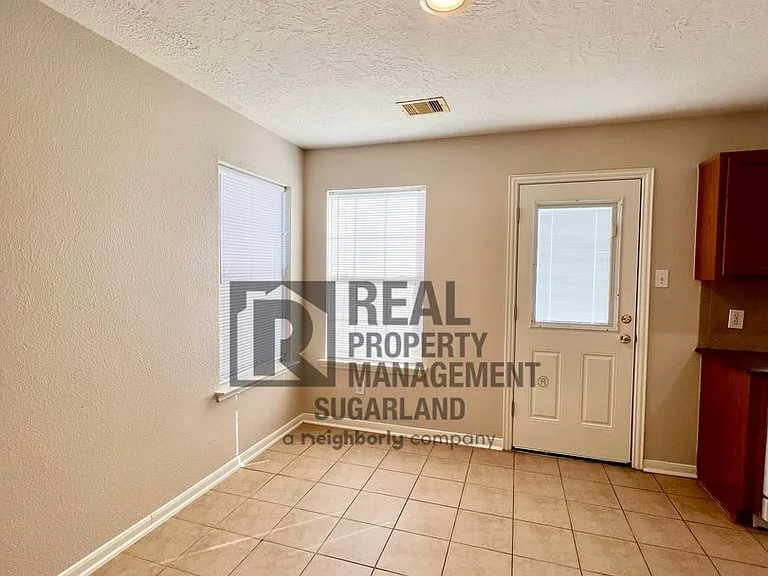 2706 Skyview Downs Dr — Photo 23