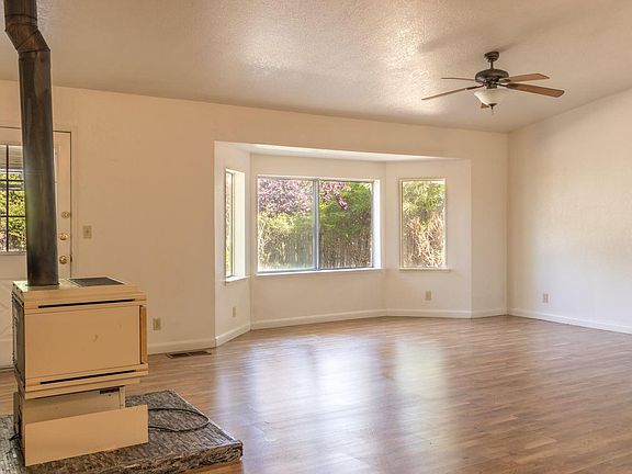 4th image of 1150 Brian Ct