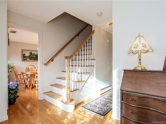 4th image of 84 Avebury Ln