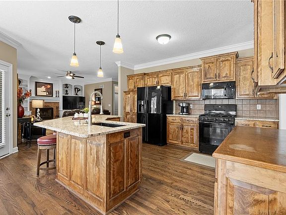 5th image of 15956 S Parkwood Ct