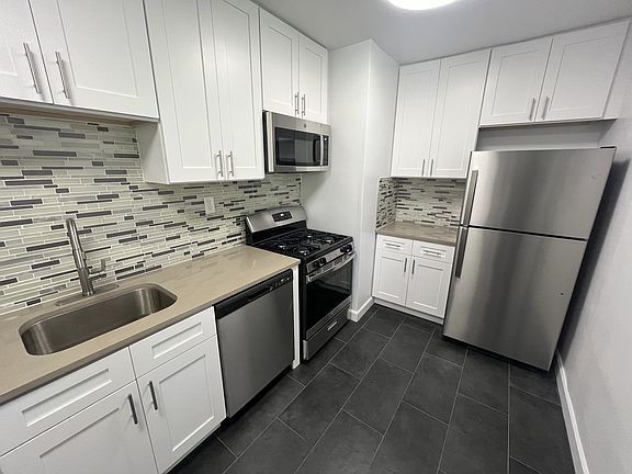 2nd image of 2548-58 W Fitch Ave #2552B-3