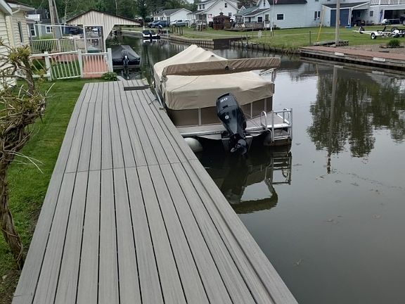 3rd image of 2415 Lakeside Dr