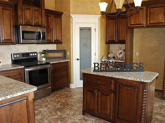 5th image of 19000 Pinehurst Trail Dr