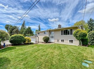 220 S Park Dr, Lynden, WA 98264