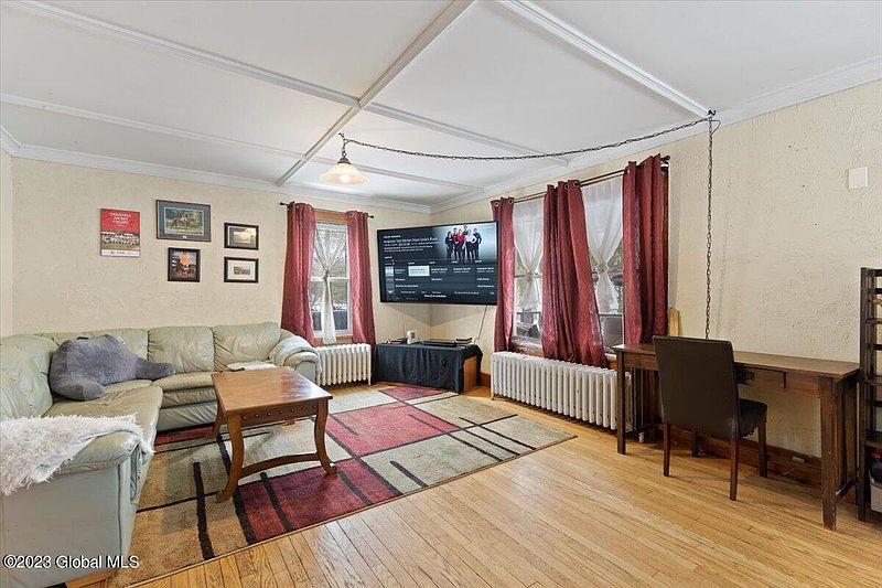 3rd image of 63 1/2 Hamilton Ave Avenue