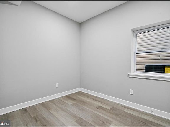3rd image of 1722 N Marshall St APT 1