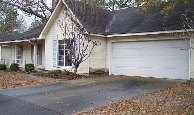 1st image of 948 Lakeside Dr