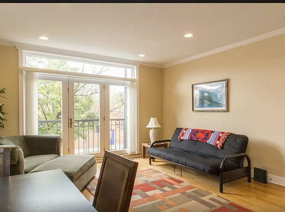 2nd image of 1448 W Montrose Ave APT 2E
