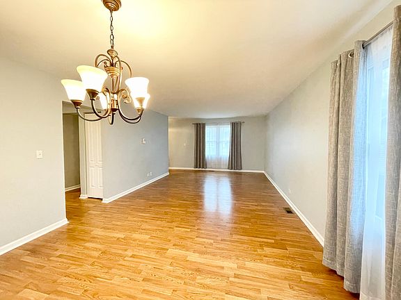 5th image of 1220 Arrowwood Ct
