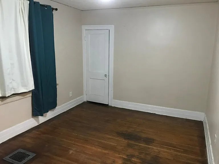 5240 S Clarendon St #5240 — Photo 11