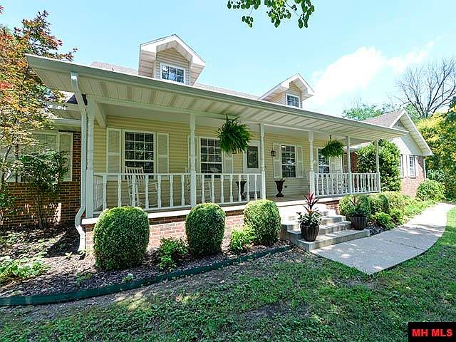 1st image of 1816 Pinetree Ln