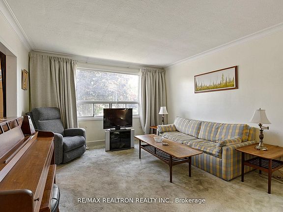 3rd image of 598 Coldstream Ave