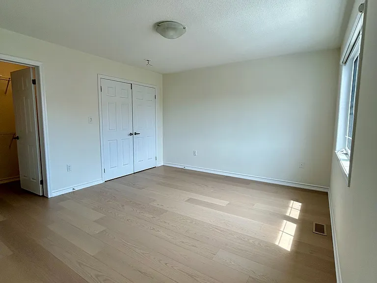 2464 Fall Harvest Cres — Photo 13