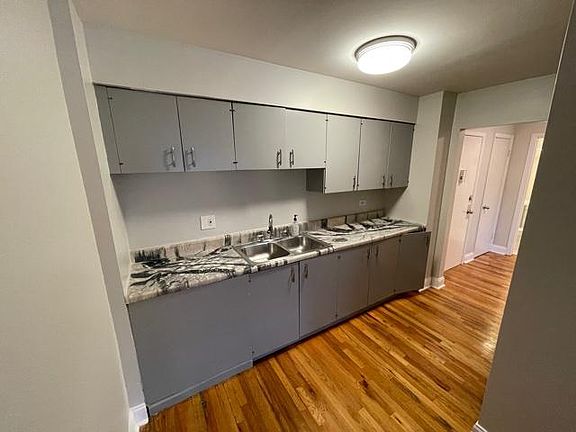 4th image of 515 S Milwaukee Ave #519-02