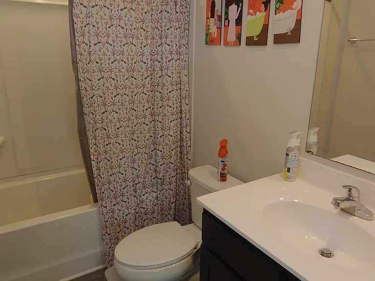 385 Saskatoon Dr — Photo 16