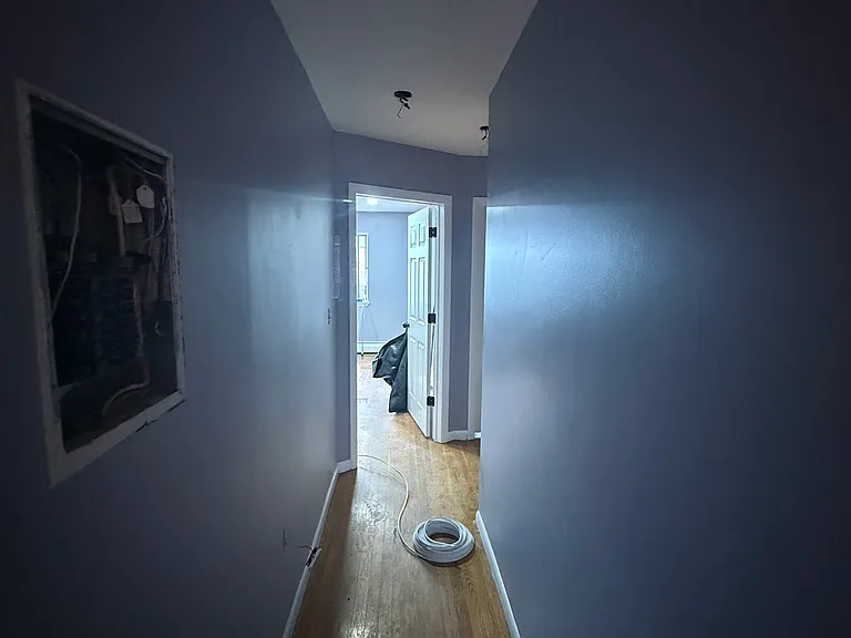 Miles Ave — Photo 3