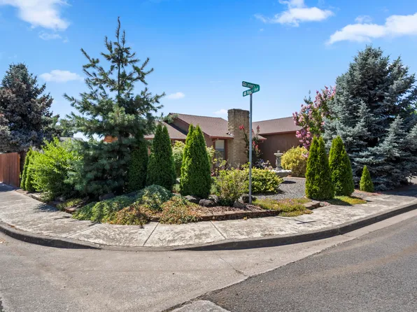 2061 Lenora Ln, Central Pt, OR 97502