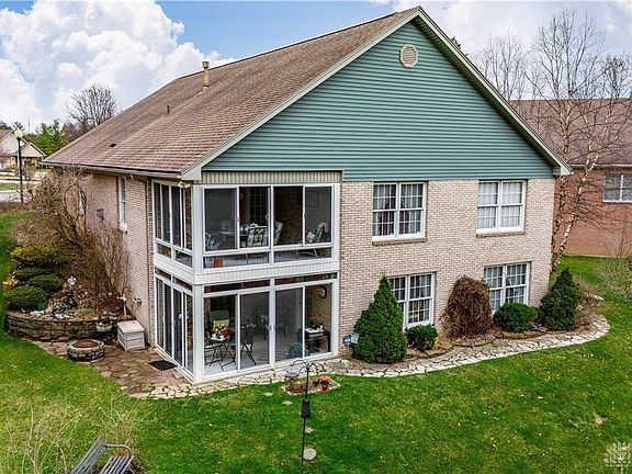 2nd image of 931 Howard Ln