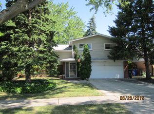234 Brentwood Dr, Des Plaines, IL 60016