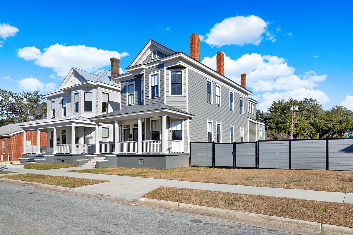 Building Photo - 408 W 41st St #B