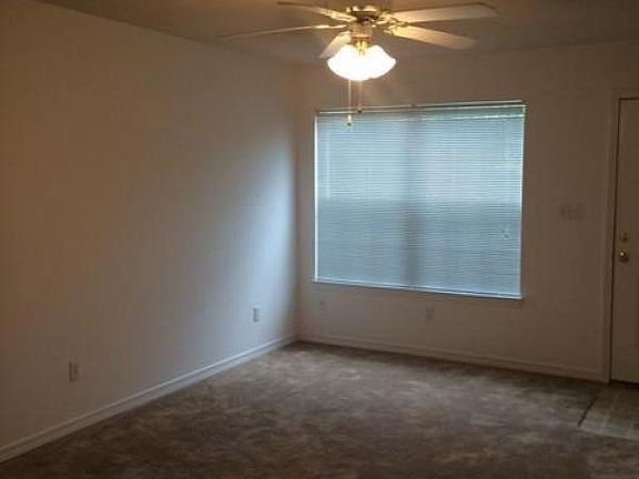 4th image of 615 Bob Sikes Blvd Unit 1