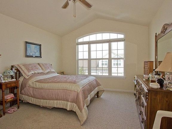 5th image of 1150 Park Dr