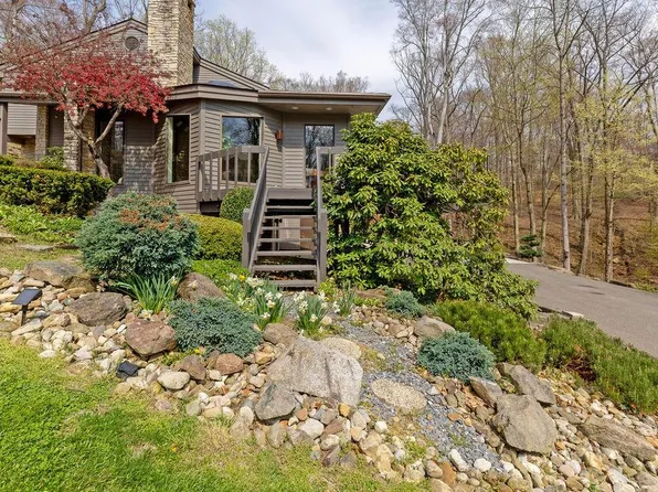 6045 Poplar Dr, Nashport, OH 43830