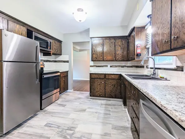 820 14th St W, Hastings, MN 55033
