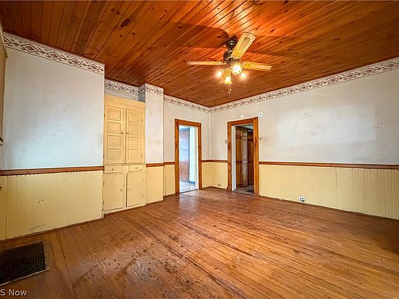 5th image of 1583 Wellington Ave