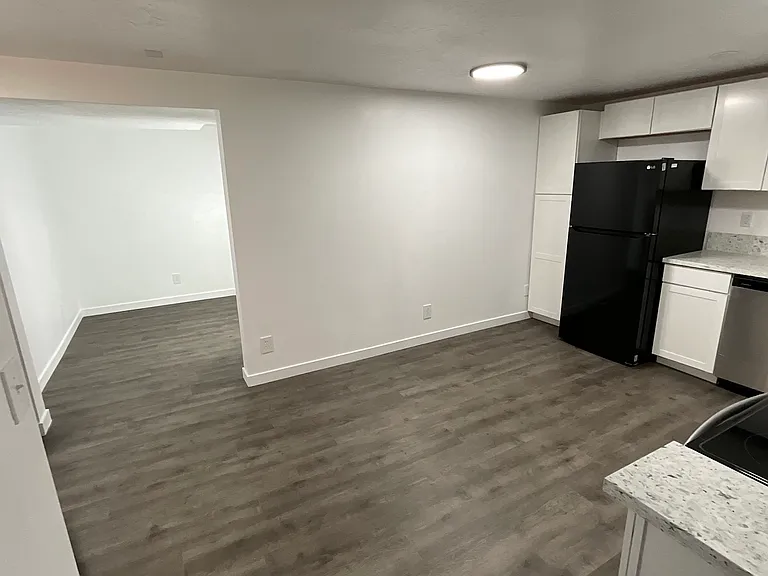 255 S 240 W — Photo 2