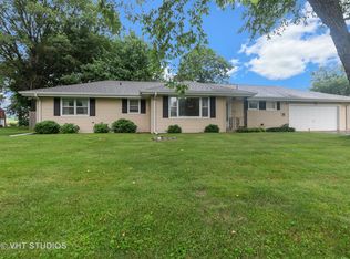 542 Old Hickory Rd, New Lenox, IL 60451