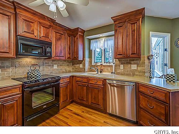 3rd image of 4991 Marshfield Ct