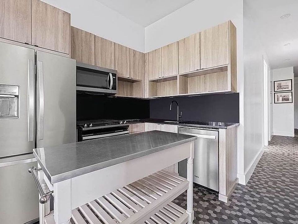 2nd image of 527 Dean St #4S