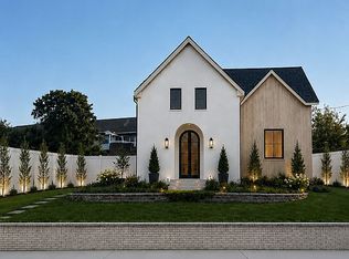 110 Rossville Rd, Waukon, IA 52172