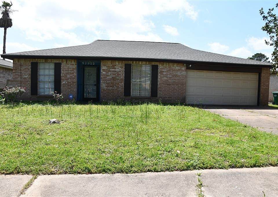 1st image of 13923 Blazey Dr